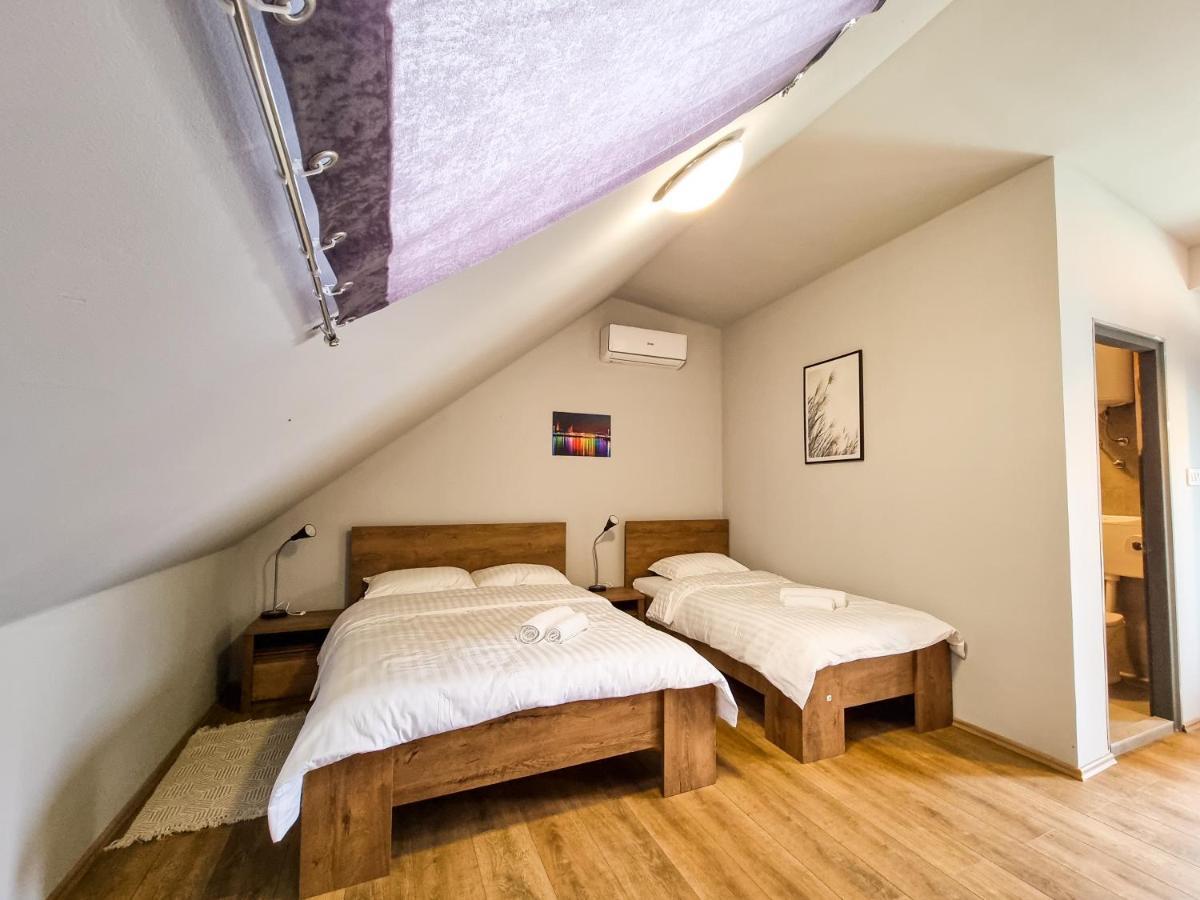 Xxl Rooms Osijek Ngoại thất bức ảnh