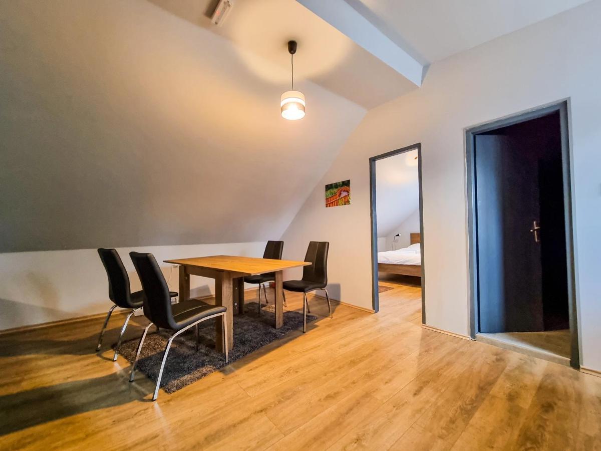 Xxl Rooms Osijek Ngoại thất bức ảnh