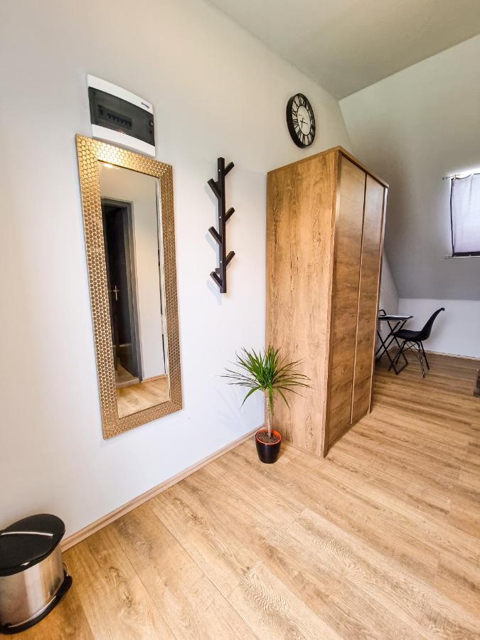 Xxl Rooms Osijek Ngoại thất bức ảnh