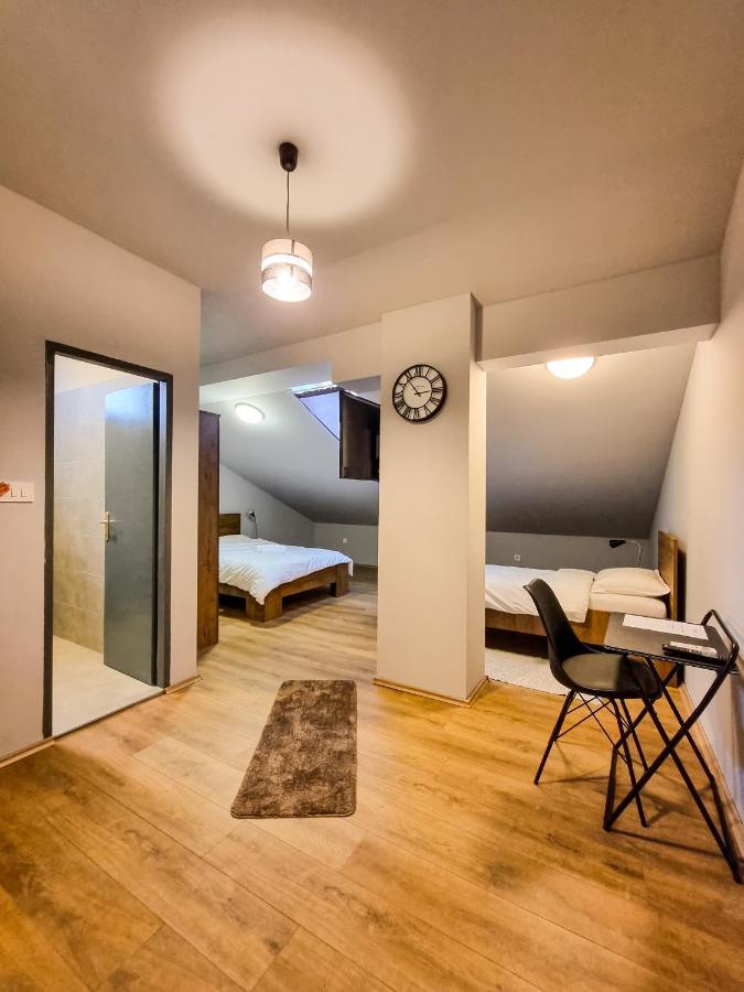 Xxl Rooms Osijek Ngoại thất bức ảnh