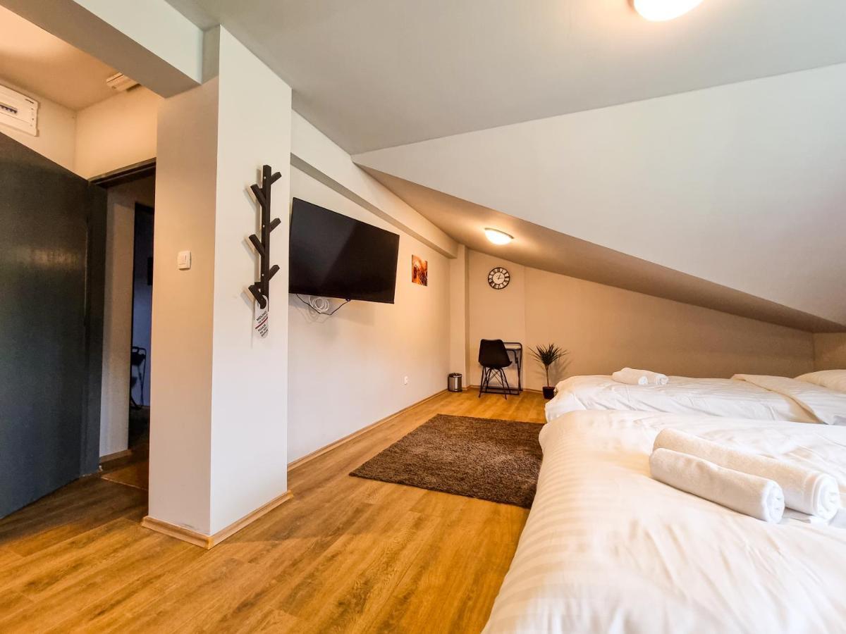 Xxl Rooms Osijek Ngoại thất bức ảnh