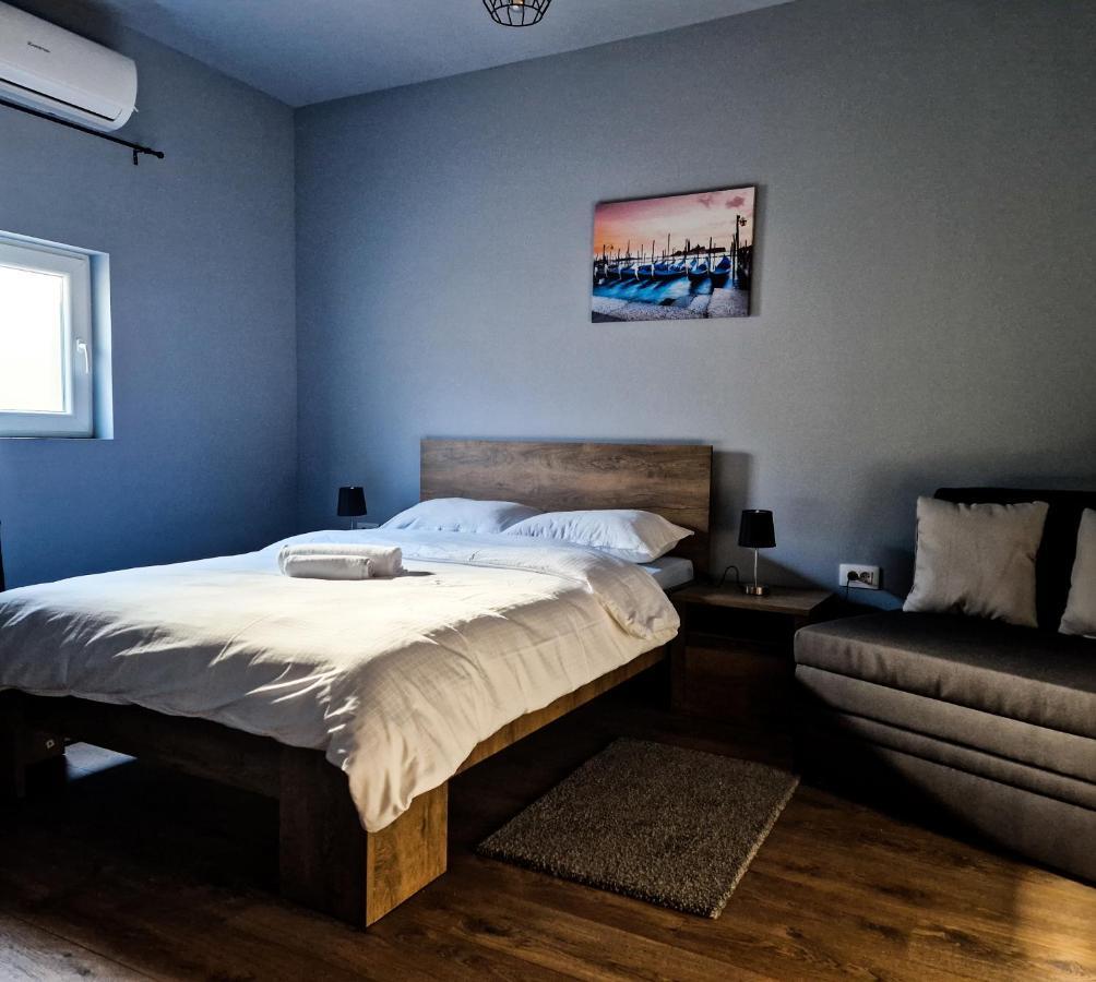 Xxl Rooms Osijek Ngoại thất bức ảnh