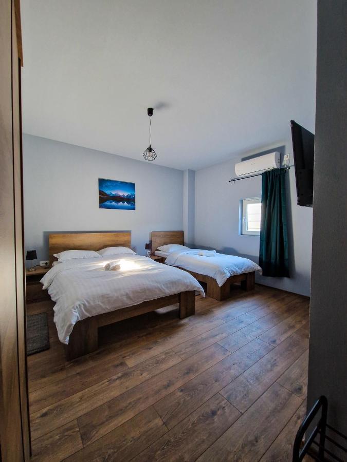 Xxl Rooms Osijek Ngoại thất bức ảnh