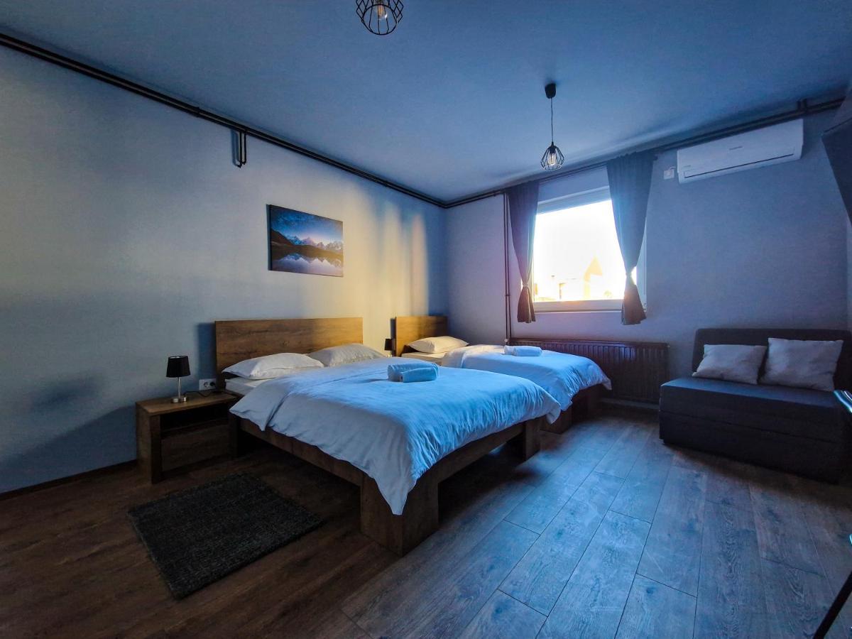 Xxl Rooms Osijek Ngoại thất bức ảnh