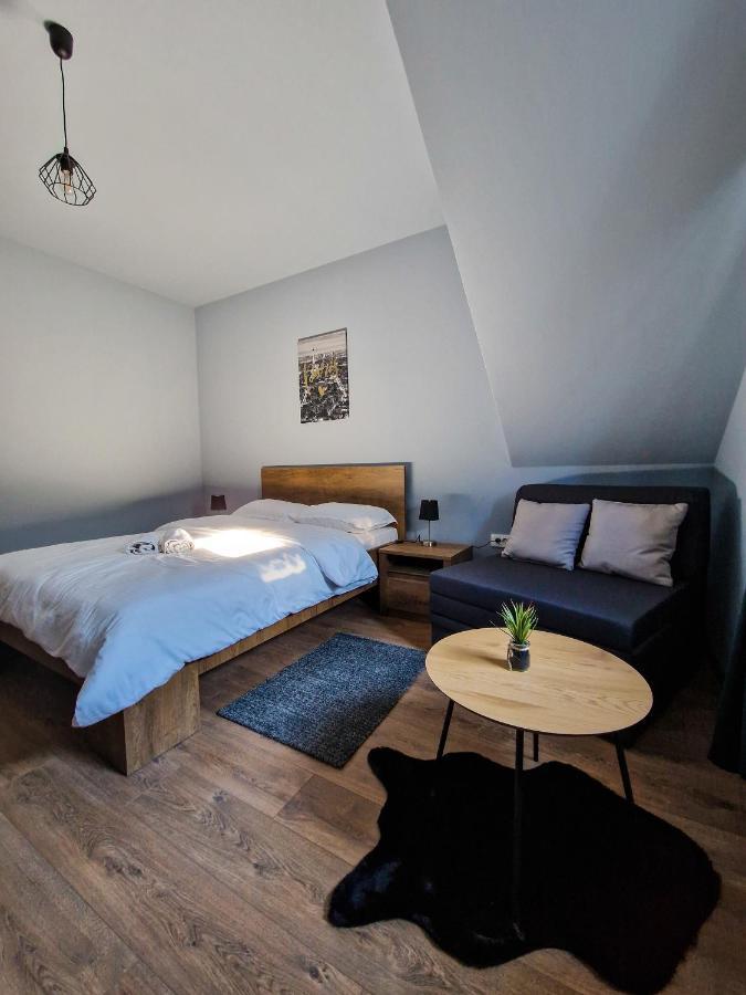 Xxl Rooms Osijek Ngoại thất bức ảnh