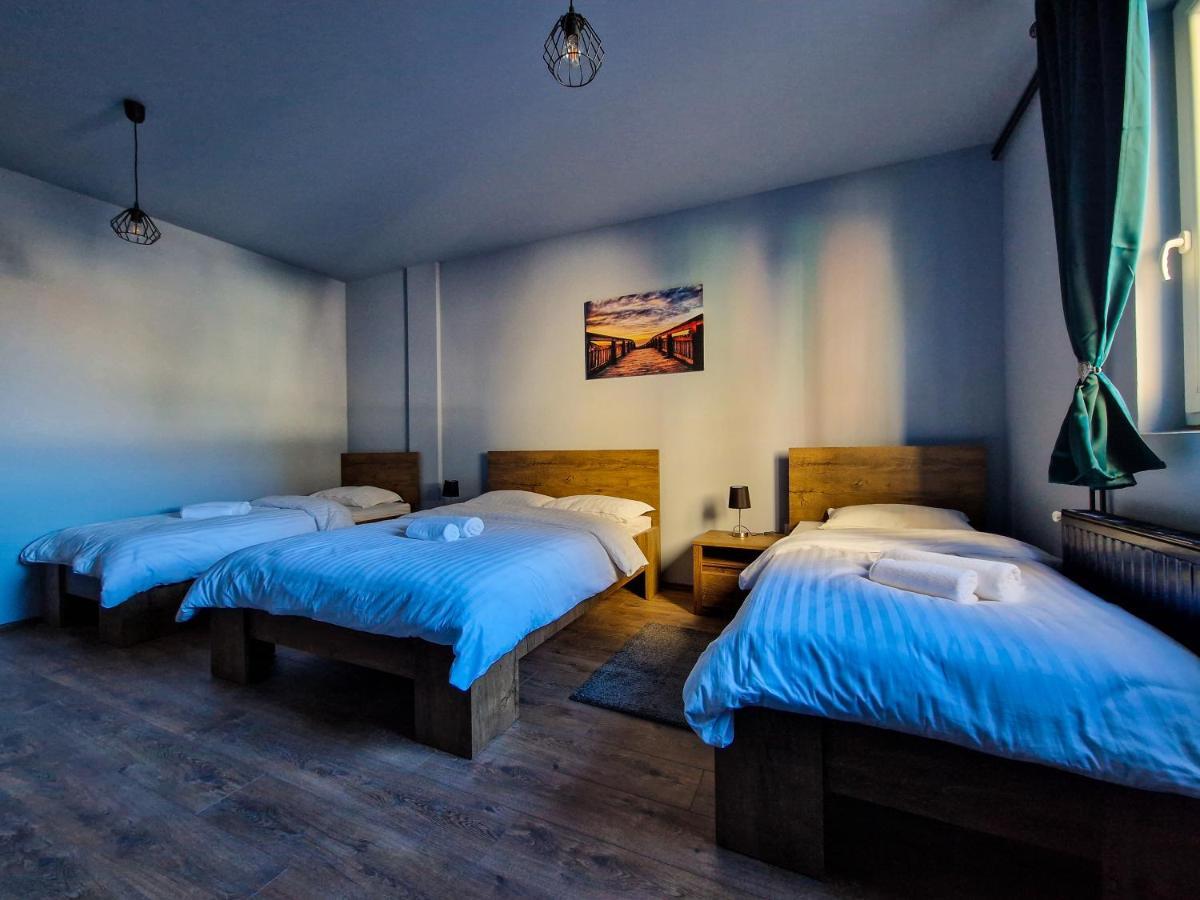 Xxl Rooms Osijek Ngoại thất bức ảnh