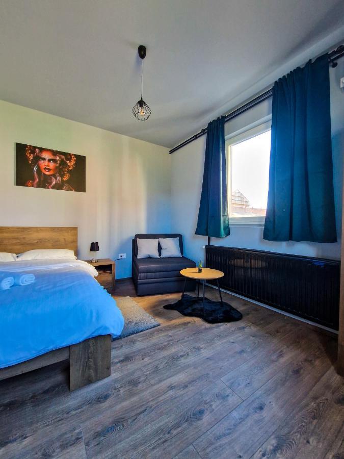 Xxl Rooms Osijek Ngoại thất bức ảnh