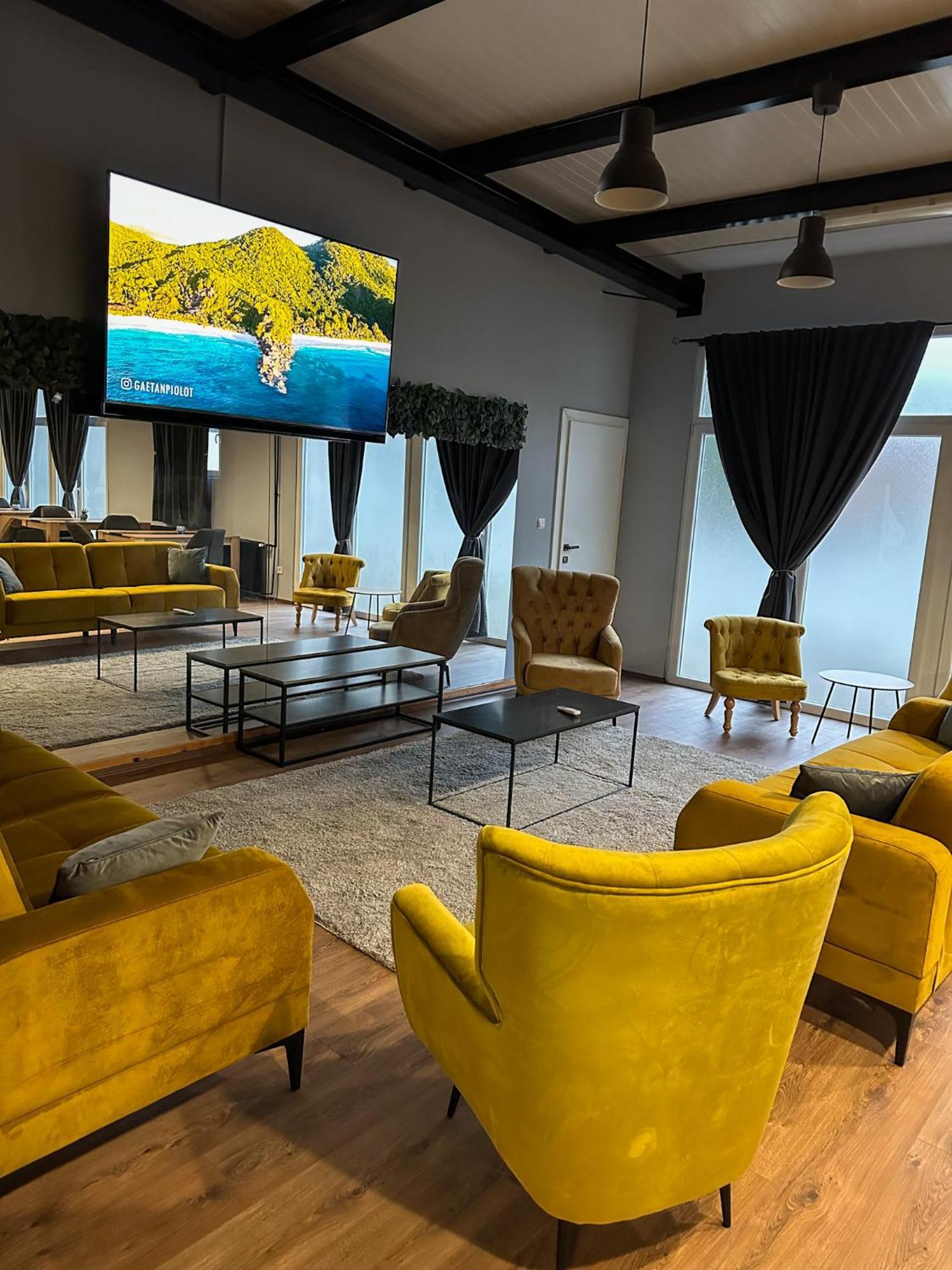 Xxl Rooms Osijek Ngoại thất bức ảnh