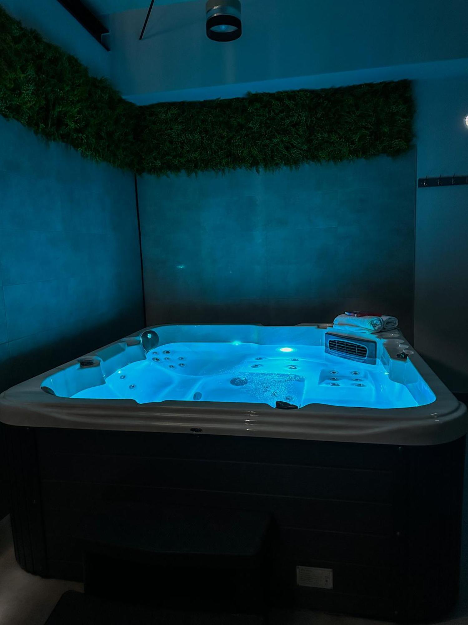Xxl Rooms Osijek Ngoại thất bức ảnh