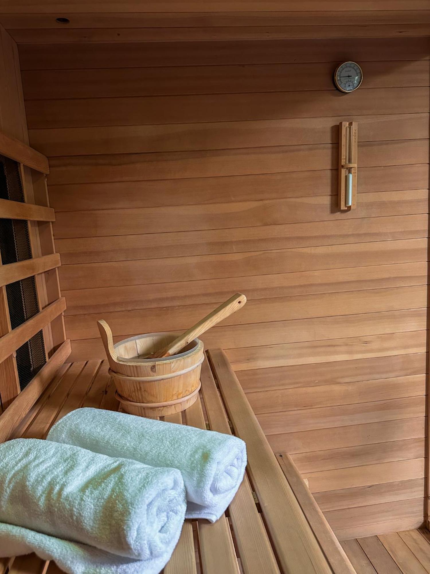 Xxl Rooms Osijek Ngoại thất bức ảnh